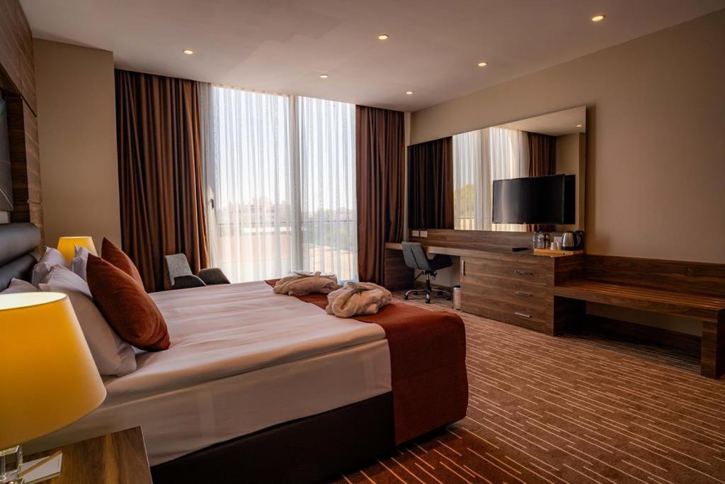 Ekor Elegance Hotel Famagusta  Luaran gambar